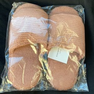 Never Opened Parachute Soft Rib Slippers M